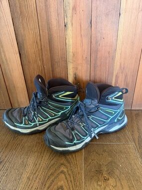 Salomon X Ultra Mid 2 GTX hiking boots, Women’s Size US 9.